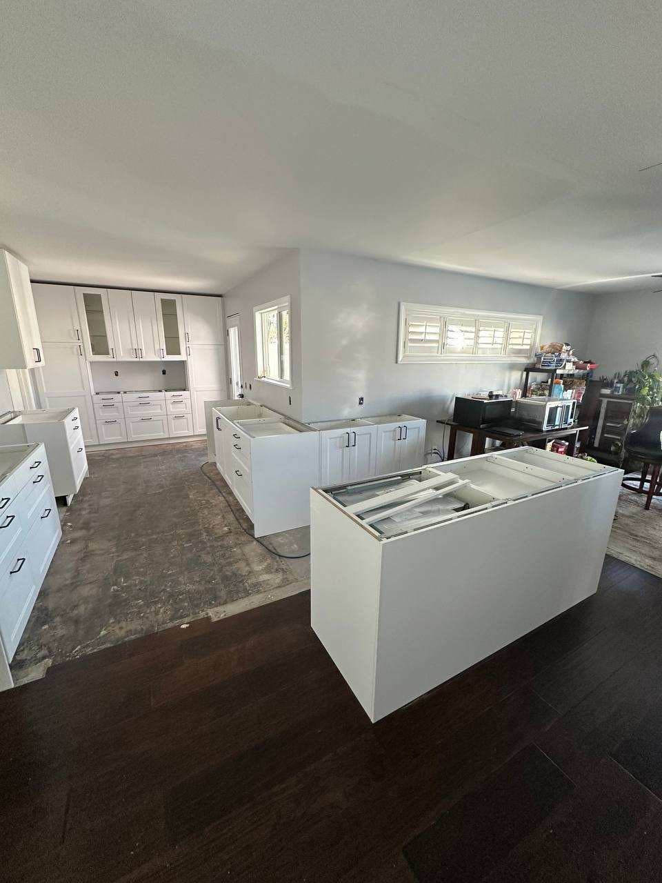 Full white kitchen installation — photo 1