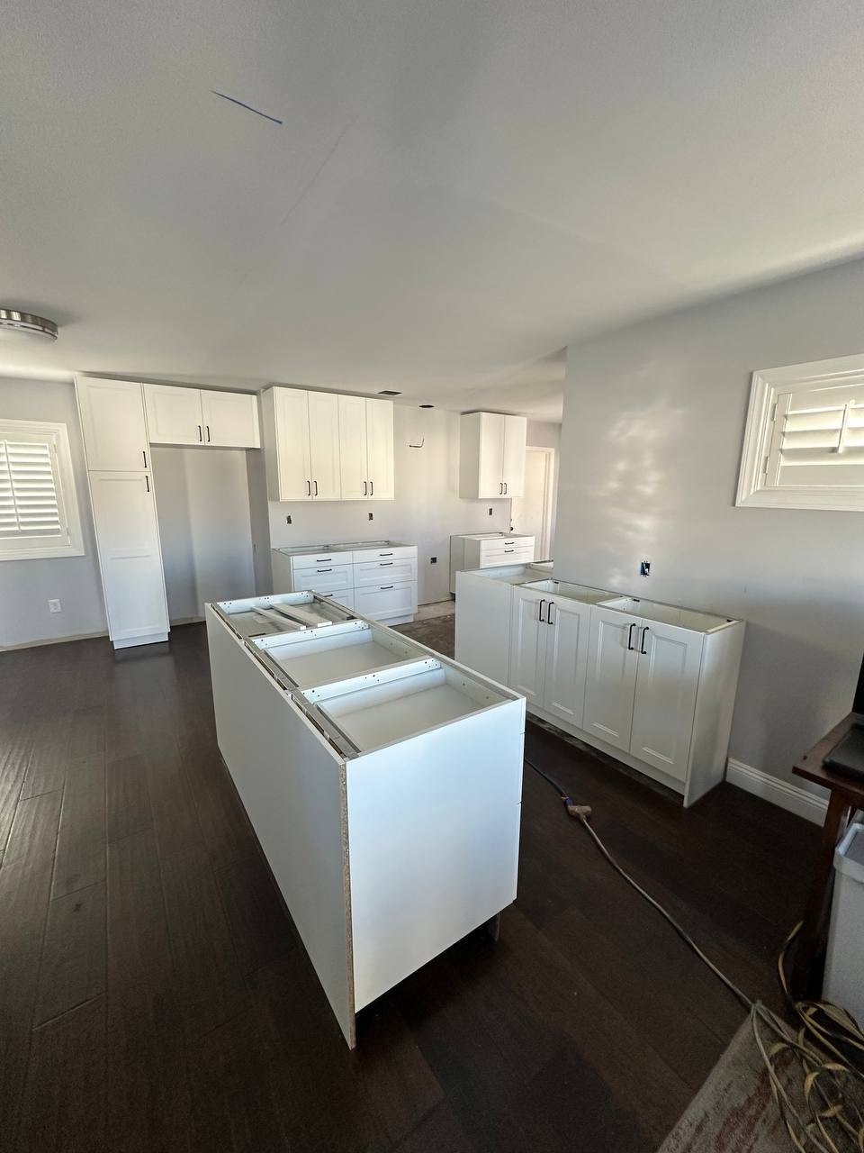 Full white kitchen installation — photo 8